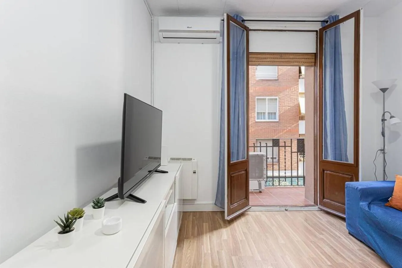 Bright 3Bdr Near To The Metro Apartment L'Hospitalet de Llobregat
